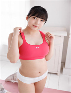 《娇妻玩4P被3个男子伺候》