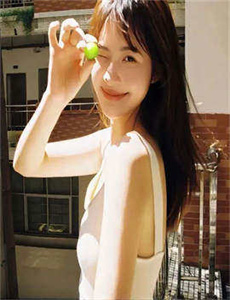 《楼下女友请签收在线观看》