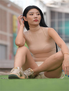 《夏目ナナ》